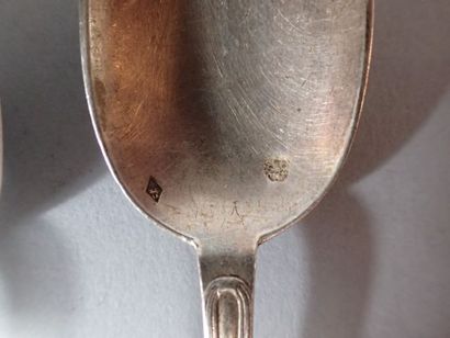 Ensemble de couverts en argent dépareillé...
