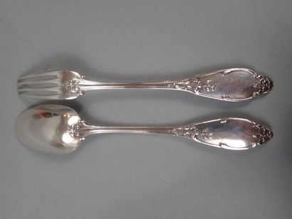 Couvert de baptême en argent, modèle rocaille,...