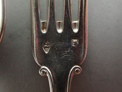 Couvert de baptême en argent, modèle rocaille,...