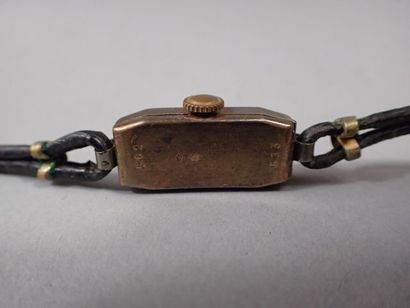 * Montre de femme cadran en or jaune poinçonner...