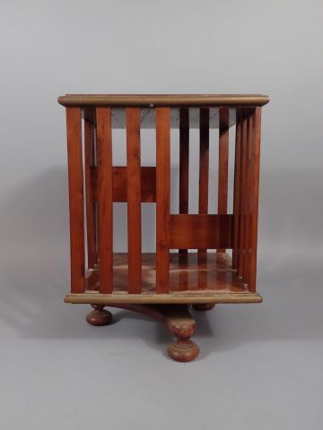 Bibliothèque anglaise miniature en acajou...