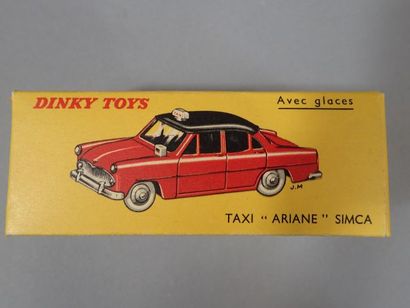 * DINKY TOYS France ref 542 24ZT. Simca Taxi...