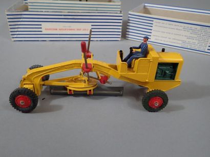 *DINKY TOYS France , 3 engins de chantier...