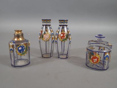 SEVRES, garniture de toilette en cristal...