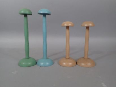 Ensemble de quatres portes chapeaux en bois...