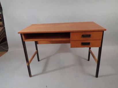 Bureau en bois naturel à caisson droit ouvrant...