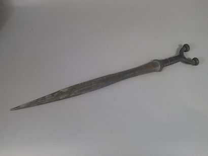 Reproduction en bronze d'une épée de style...