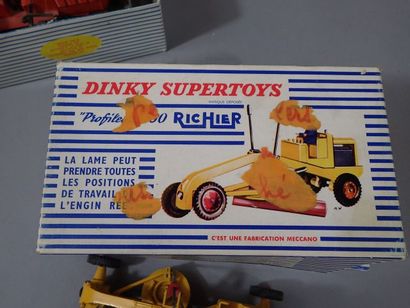 *DINKY TOYS France , 3 engins de chantier...