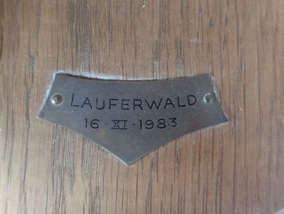Lot de quatre pieds d'honneur sur écusson...