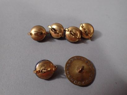 Lot de 5 boutons en métal doré et cabochons...