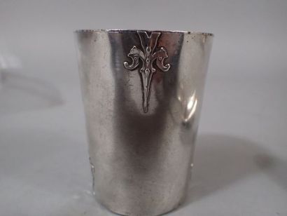 Ensemble de baptême en argent comprenant...