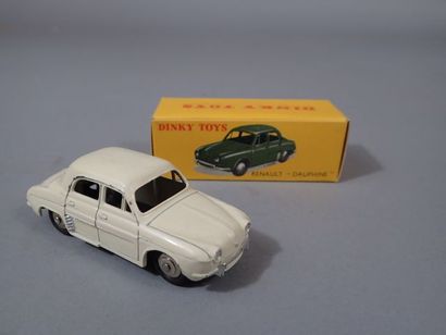* DINKY TOYS France ref 24E Renault 