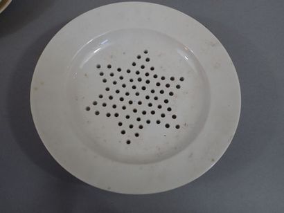 Ensemble de 11 assiettes à dessert en porcelaine...