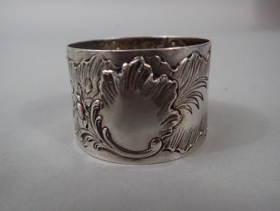 Ensemble de deux ronds de serviette en argent,...