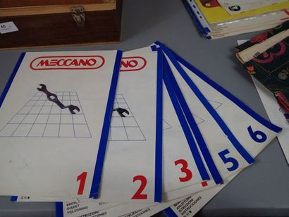 MECCANO. Ensemble de deux coffrets de fabrication...