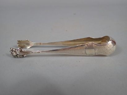 Pince à sucre en argent à griffes, à décor...