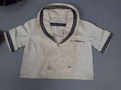 Ensemble de marin pour enfant avec un short...