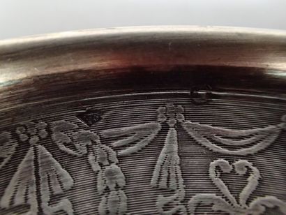 Déjeuner et sa sous-tasse en argent à décor...