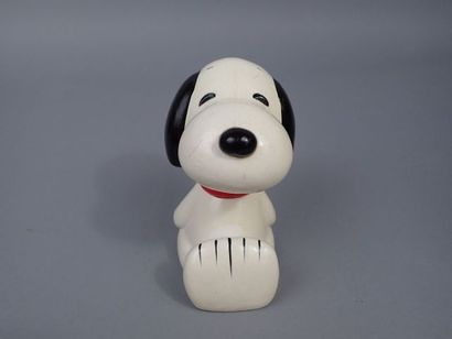 Tirelire Snoopy en résine. Etiquette Snoopy...