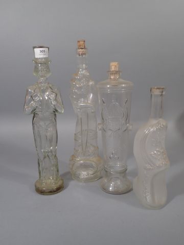 Ensemble de quatre bouteilles à liqueur en...