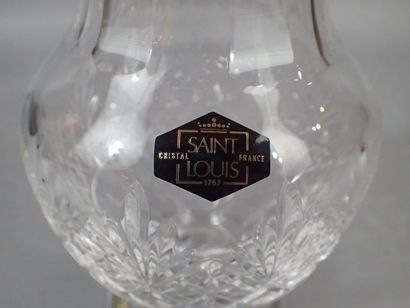 *SAINT LOUIS, vase balustre en cristal à...