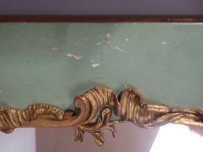 Petit miroir en bois laqué et doré travail...