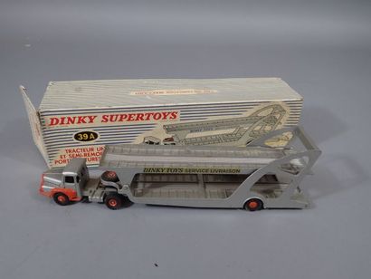 *DINKY TOYS France ref 39 A. Tracteur Unic...