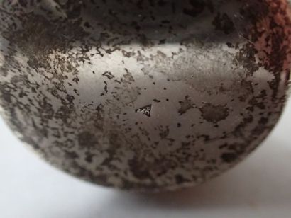 *Timbale gobelet en argent à décor rocaille....