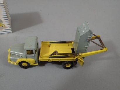 *DINKY TOYS France ref 38 A, Camion Unic...