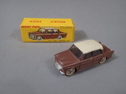 * DINKY TOYS France Ref 531. Fiat 120 Grande...