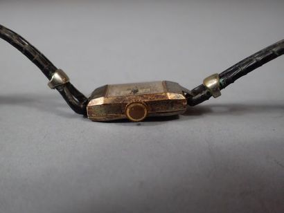 * Montre de femme cadran en or jaune poinçonner...