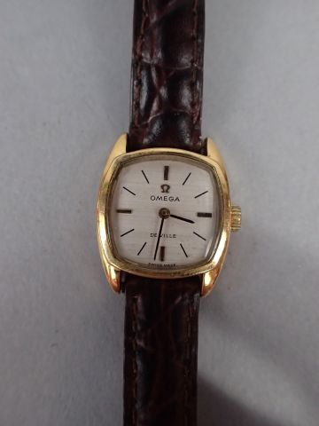 OMEGA. Montre bracelet de dame, modèle 