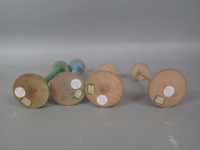 Ensemble de quatres portes chapeaux en bois...