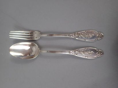 Couvert de baptême en argent, modèle rocaille,...