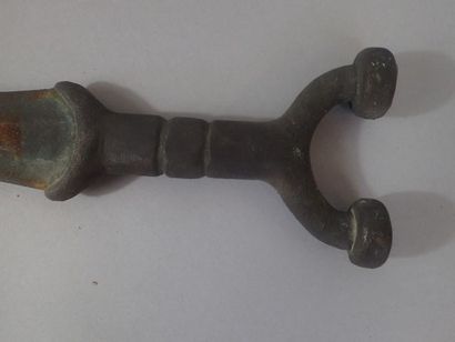 Reproduction en bronze d'une épée de style...