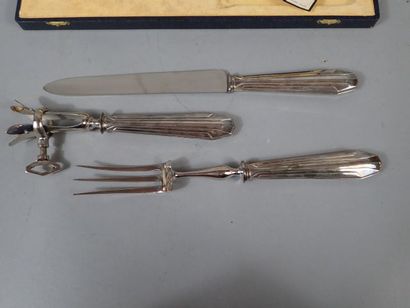 * Couverts à gigot en argent fourré et métal,...