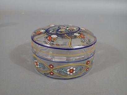 SEVRES, bonbonnière en cristal à décors floral...