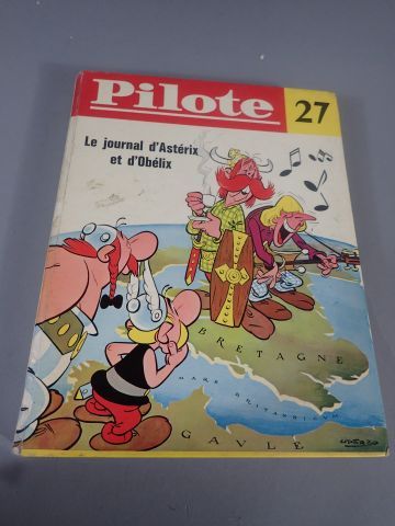 PILOTE. 10 recueils cartonnés du magazine...