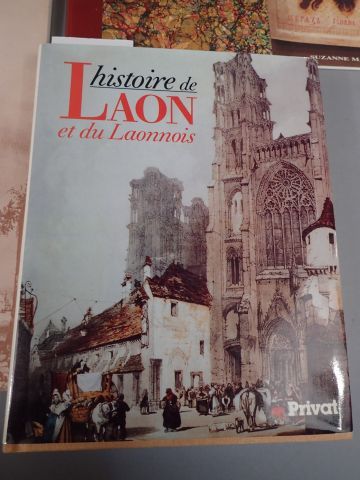 Lot de 6 ouvrages sur la ville de Laon et...