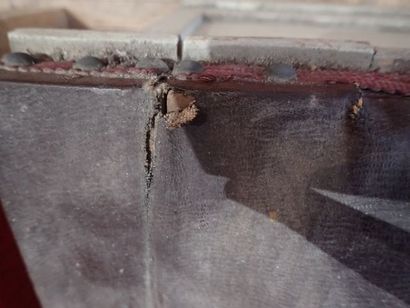 Banc coffre en bois peint et son assise en...
