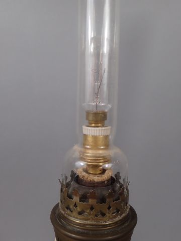 Ensemble de deux lampes à pétrole: une en...