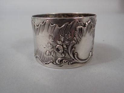 Ensemble de deux ronds de serviette en argent,...