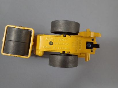 * DINKY TOYS France ref 830 90A Rouleau compresseur...