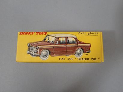 * DINKY TOYS France Ref 531. Fiat 120 Grande...