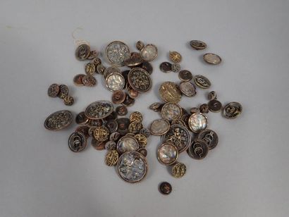 Fort lot de boutons de mode en laiton, certains...