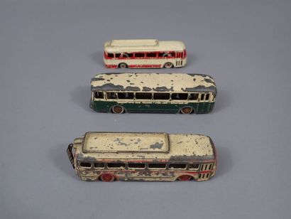 Ensemble de 4 petites voitures des marques...