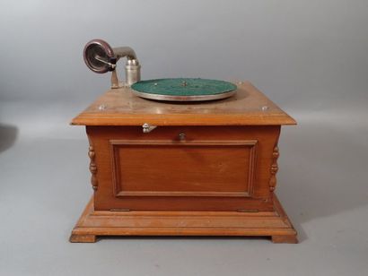 Gramophone à aiguille fabriqué par Pathé....