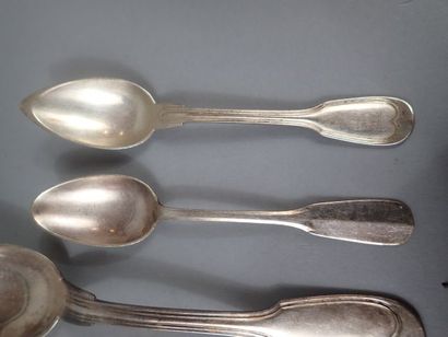 Partie de ménagère en métal argenté modèle...