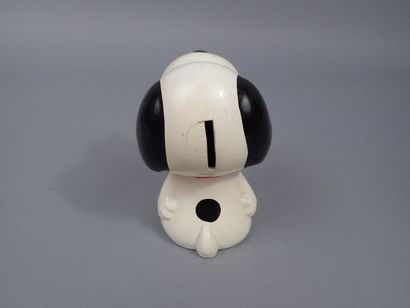 Tirelire Snoopy en résine. Etiquette Snoopy...