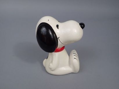 Tirelire Snoopy en résine. Etiquette Snoopy...